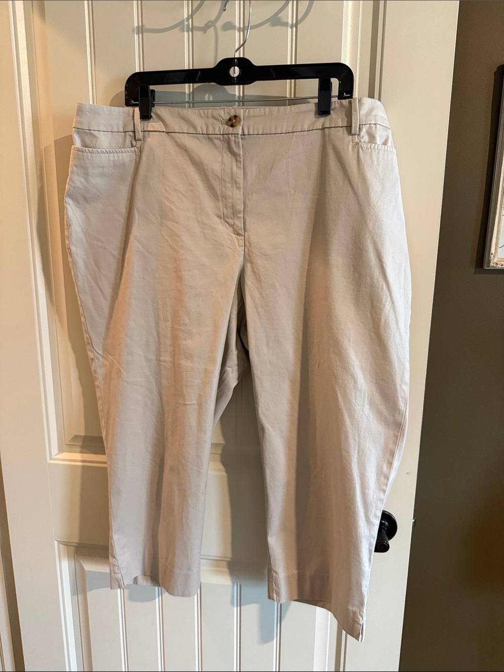 Talbots Beige Capris Slim Leg Perfect Skimmers